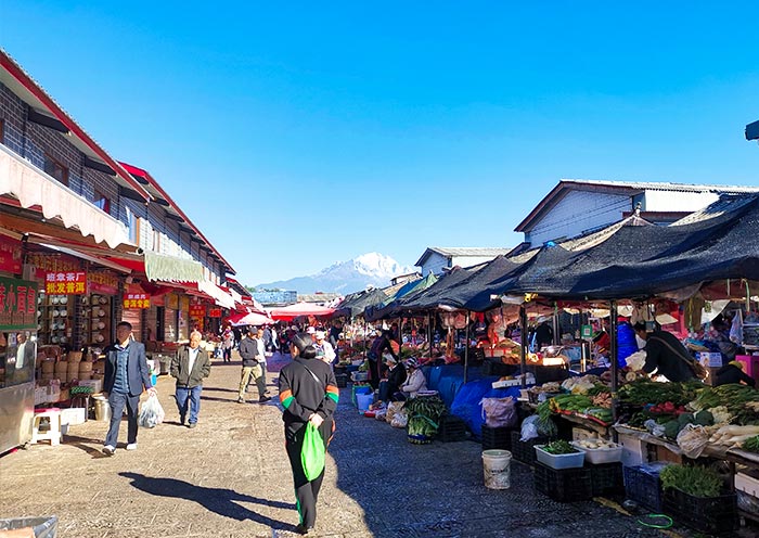 lijiang-zhongyi-market1