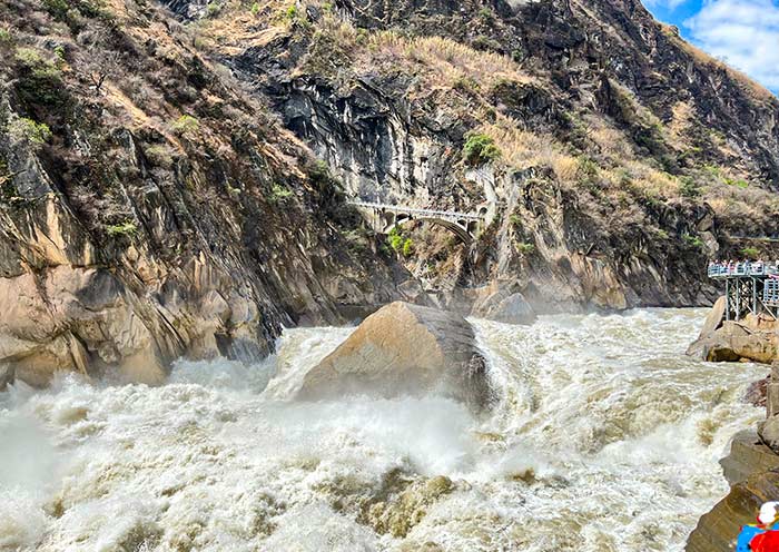 lijiang-tiger-leaping-gorge3